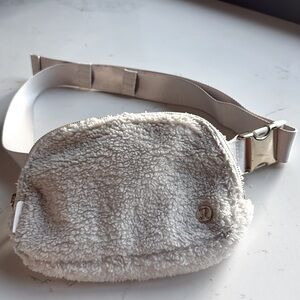Lululemon Everywhere Sherpa Belt Bag Fleece In Color White Ivory and Gold